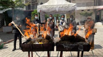 Kejari Bireuen Musnahkan Ribuan Barang Bukti / Sitaan Tindak Pidana Umum