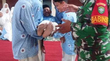 Babinsa Koramil 03/Lhoknga Beri Materi Pengurusan Jenazah di SMA Fajar Hidayah Aceh Besar