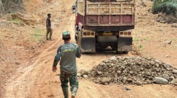 Dari Titik Nol, Satgas TMMD Mulai Pembentukan Struktur Dasar Jalan.