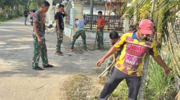 Satgas TMMD Ke-127 Kodim 0111/Bireuen Gotong Royong Bersama Warga Jeumpa Sikureung.