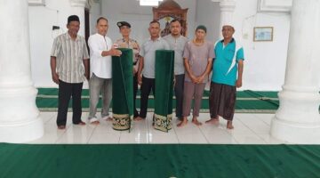 Peduli Tempat Ibadah, Polisi Salurkan Bantuan Karpet ke Masjid dan Mushalla