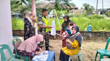 Babinsa Dampingi Kegiatan Posyandu Sebagai Wujud Kepedulian Dan Kesehatan Balita