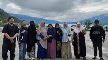 Komunitas Donasi Rabi’ah Al Adawiyah Salurkan Bantuan ke Kampung Mendale, Disambut Hangat oleh Reje