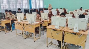 280 Siswa SMPN 3 Bireuen Mengikuti TKA Secara Daring.