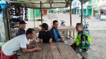 Melalui Komsos Babinsa Ajak Warga Jaga Kebersihan