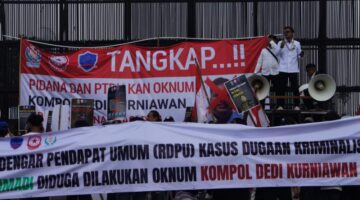 Dugaan Kriminalisasi Hukum, Masa Aksi Minta DPR Dan Kapolri Periksa & PTDH kan Kompol DK CS