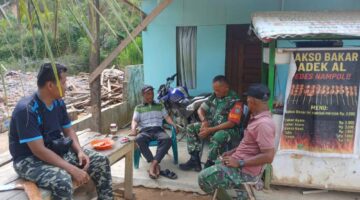 Babinsa Komsos Dengan Tokoh Masyarakat Di Wilayah Binaan