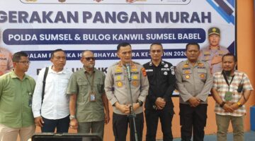 Sinergi Polda Sumsel dan Bulog Hadirkan Bantuan Pangan bagi Ratusan Warga di Hari Bhayangkara ke-80