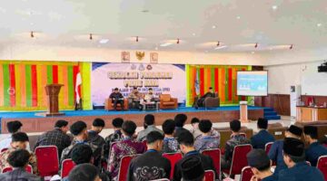 Haji Uma Isi kuliah Umum di Aula Bupati Pidie Jaya Bersama PII di buka Wabup bertema Aceh Emas atau Aceh Cemas.