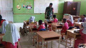 Danramil O8 melalaui Babinsa Dampingi Penyaluran Makan Bergizi Gratis Di SD Negeri Ingin Jaya